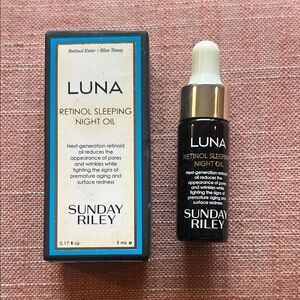 Sunday Riley Luna Retinol Sleeping Night Oil - Black and Silver